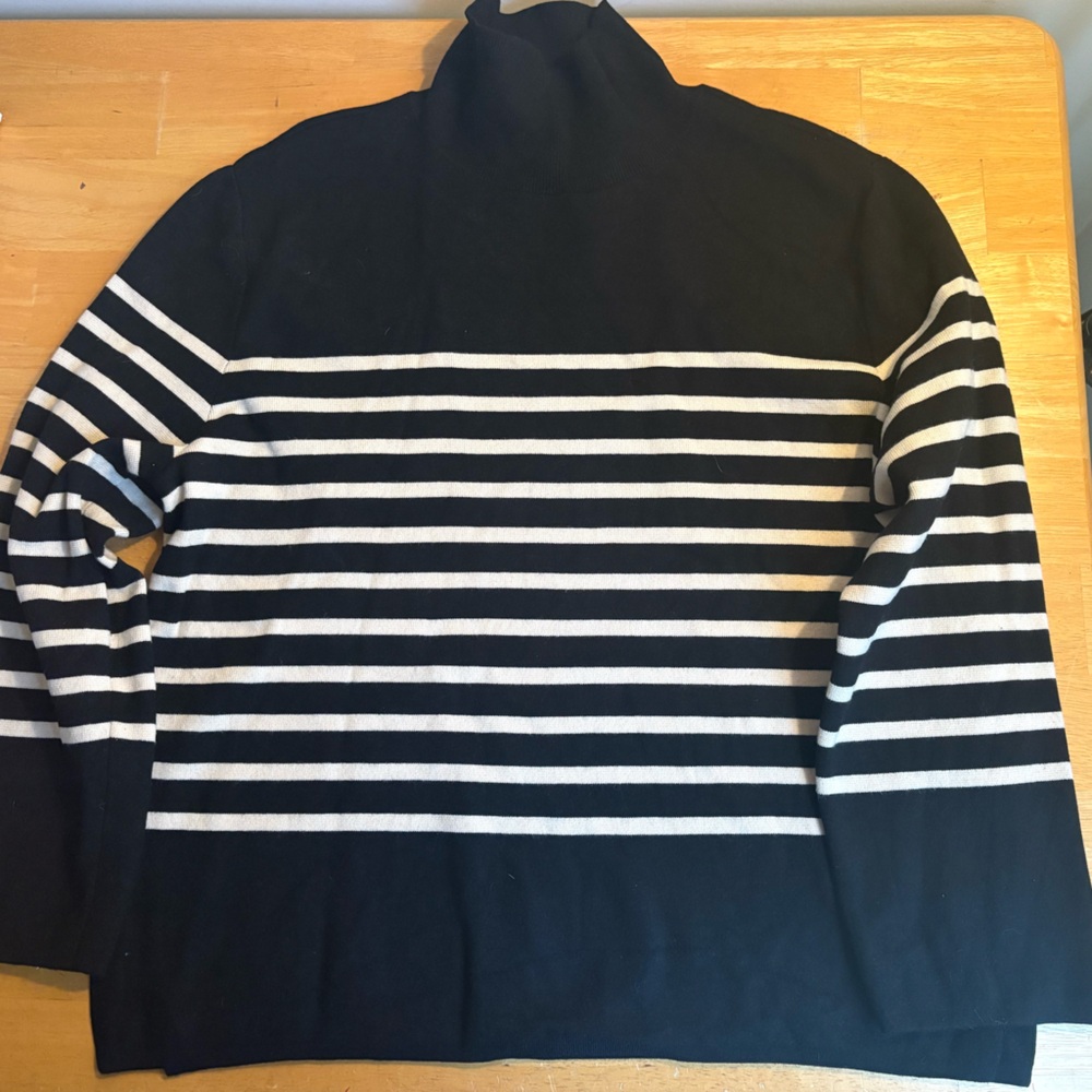 H&M black and white striped turtleneck tunic top women’s size small